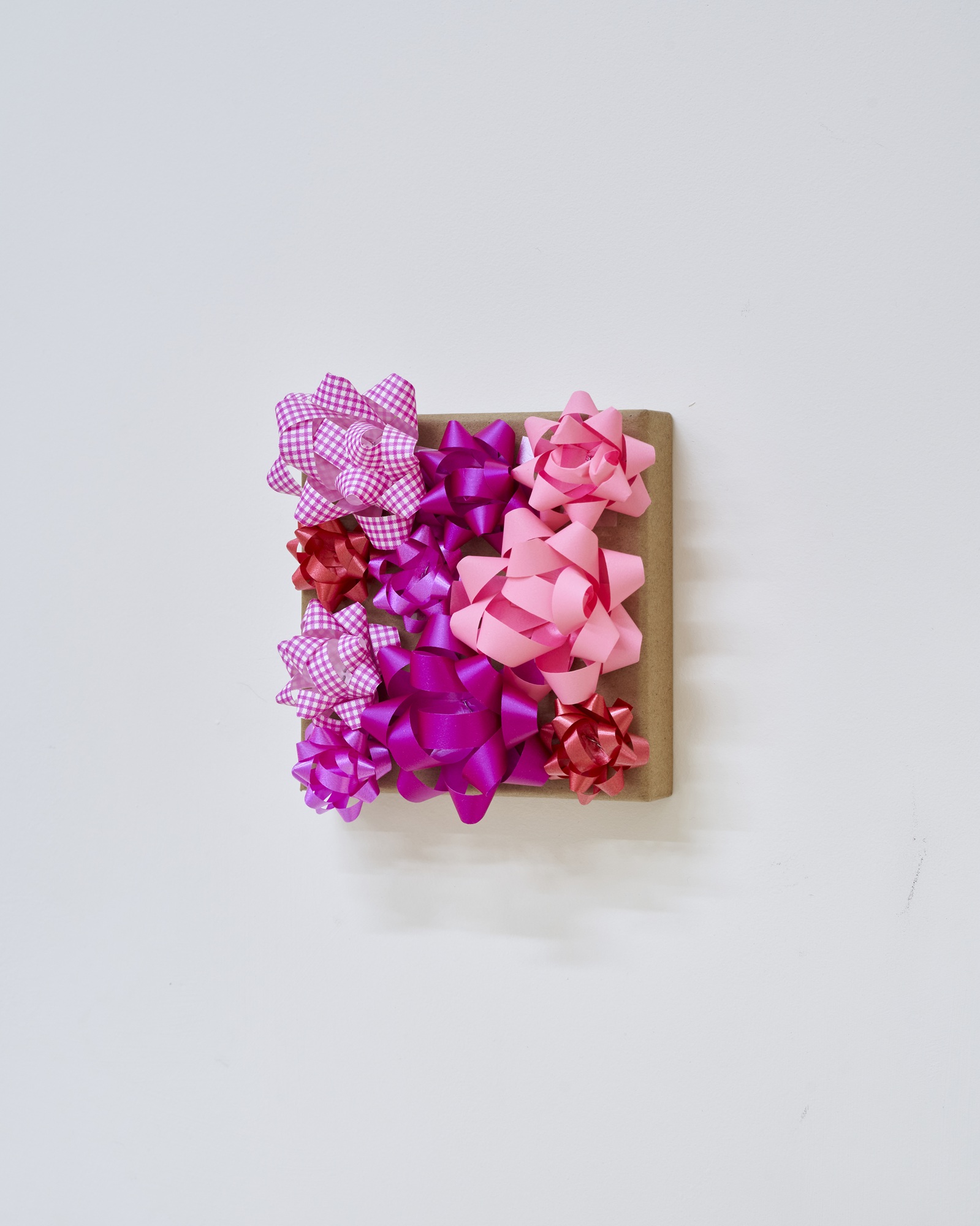 Euysun Kim, Closebound, 2026, ribbon, box rid, 11x11x3cm