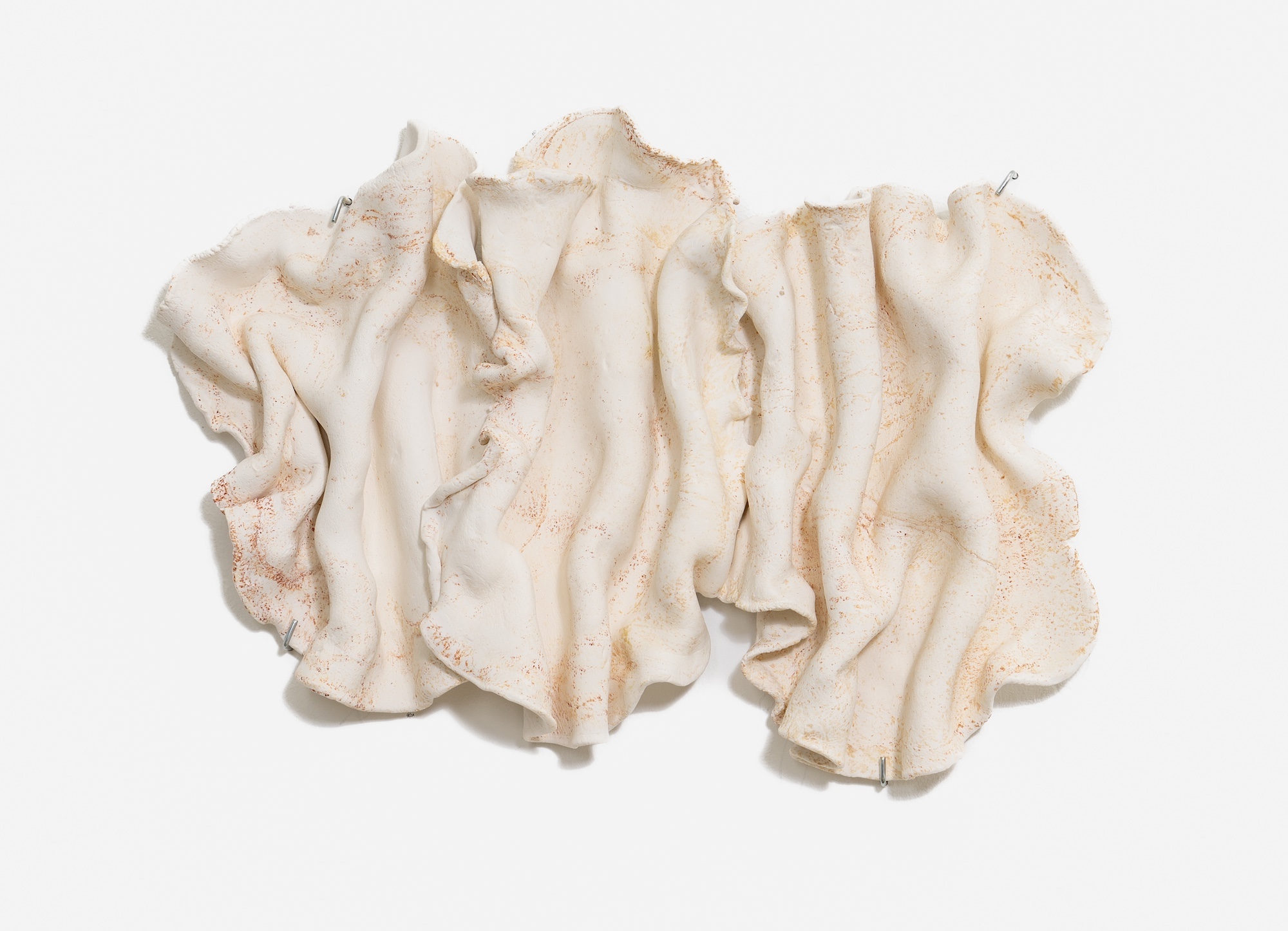 Eunyeoung Lee, 4시와 6시 사이의 ㅇㅇ, 2023, Ceramic, 52x34x7cm